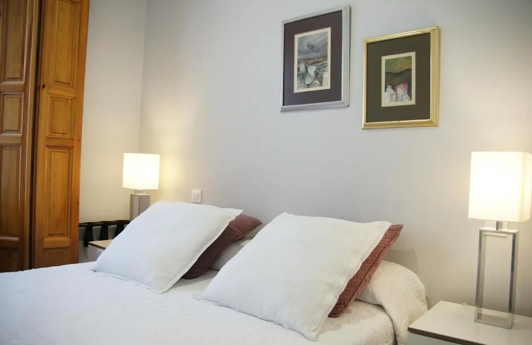 Apartamento Al Lado De Gran Via - Pink-1
